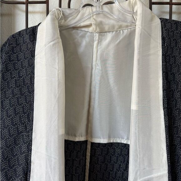 Japanese Haori Kimono Jacket – Navy Woven with Ivory Lining - Picture 8 of 9
